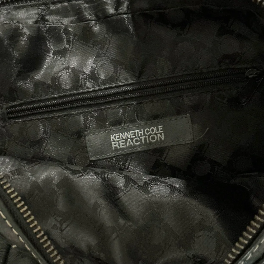 Kenneth Cole Reaction Black Hobo Leather Shoulder Bag - Picture 8 of 9